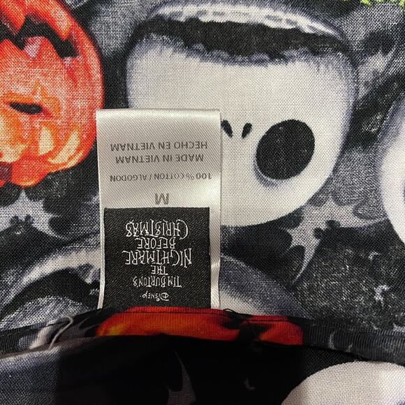 Disney nightmare before Christmas scrub top medium - Picture 11 of 11